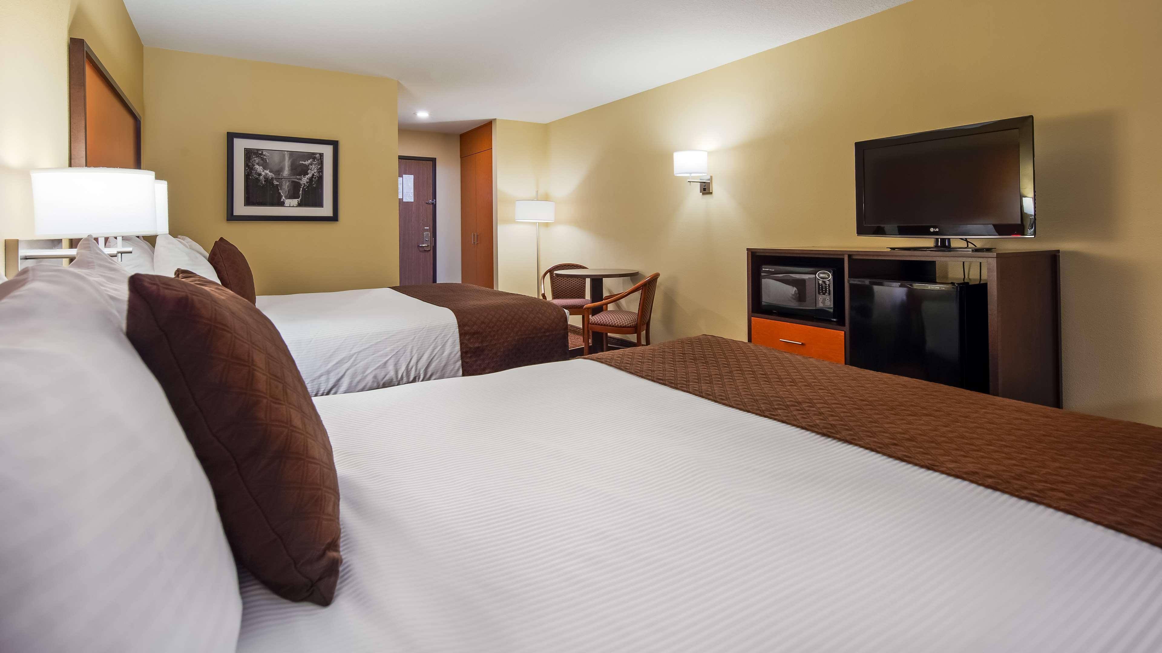 Best Western Cascade Inn & Suites Troutdale Buitenkant foto