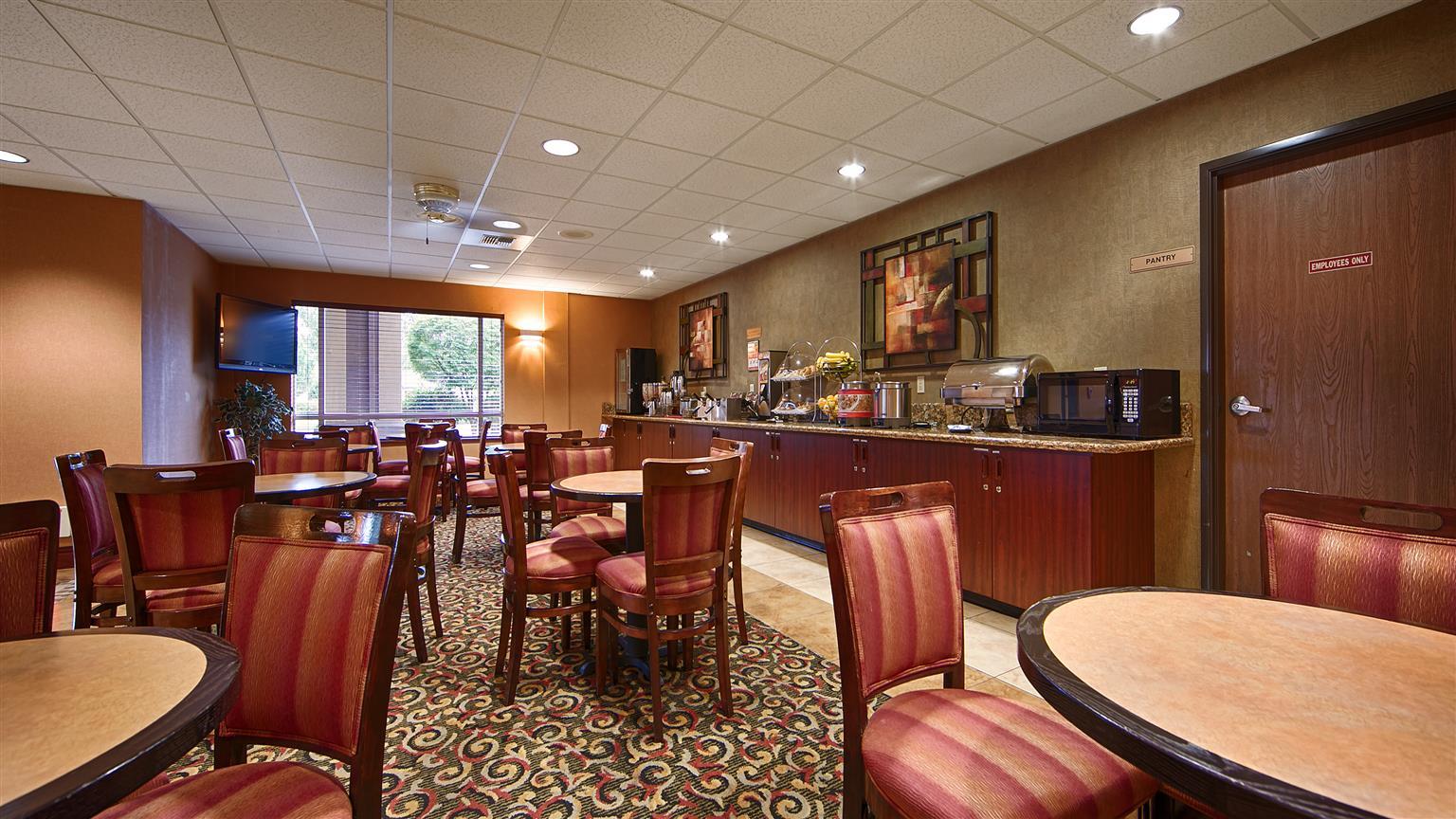 Best Western Cascade Inn & Suites Troutdale Buitenkant foto